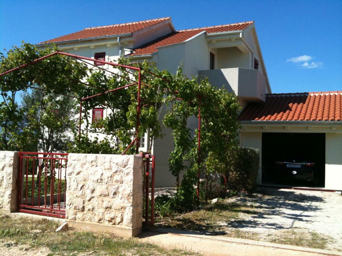 Apartments Villa Aurora Ražanac Exterior foto